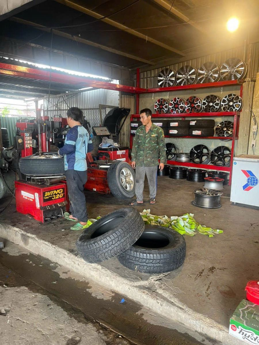 HƯỚNG DẪN CHI TIẾT CÁC BƯỚC THAY LỐP XE Ô TÔ MỚI CHUẨN NHẤT